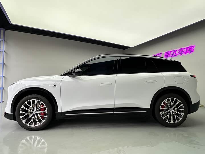 Фото 2 - Nio ES6