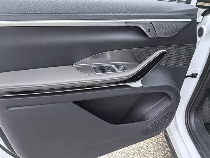 Photo 9 - Maxus Mifa 7