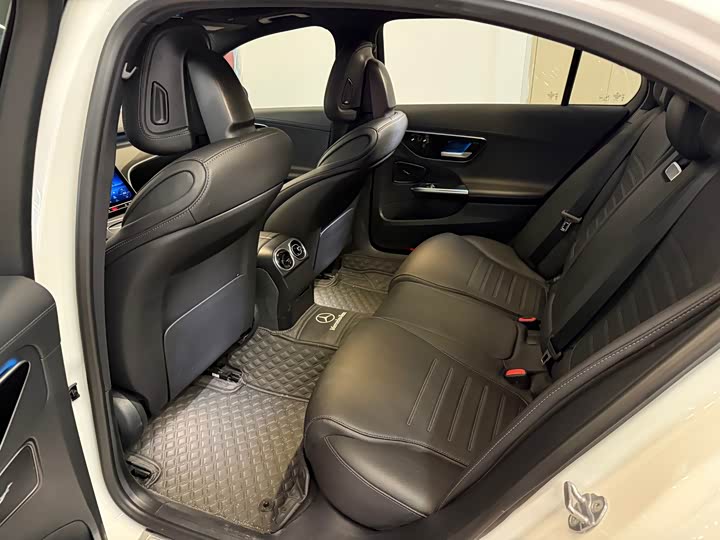 Фото 9 - Mercedes-Benz C-Class