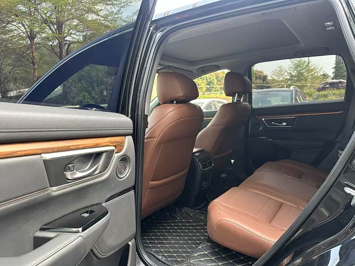 Фото 6 - Honda CR-V