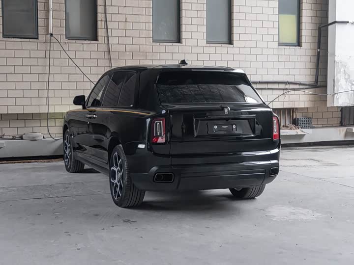 Фото 6 - Rolls-Royce Cullinan