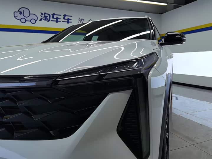 Фото 5 - Geely Atlas