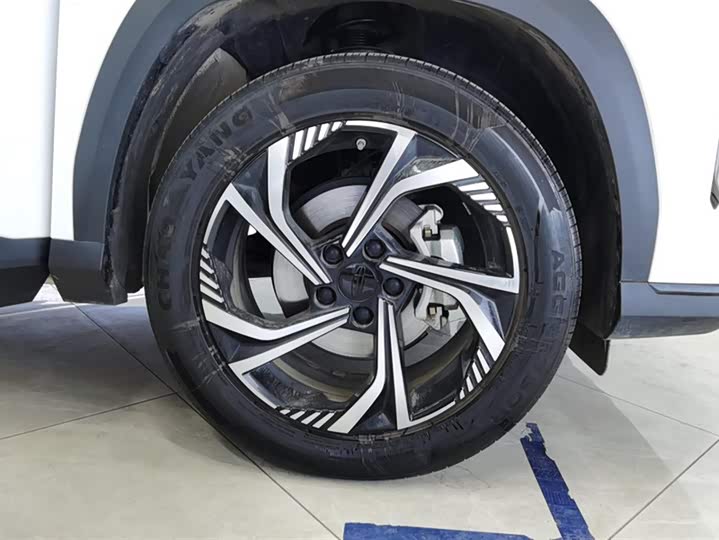 Фото 6 - Geely Atlas