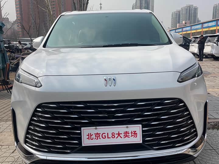 Photo 2 - Buick GL8 ES