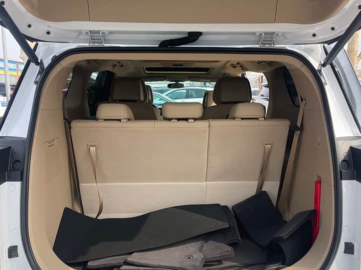 Photo 7 - Buick GL8 ES