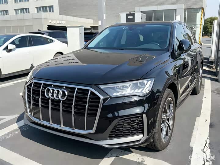 Фото 1 - Audi Q7