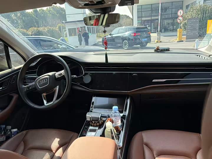 Фото 4 - Audi Q7