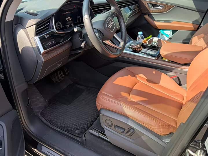 Фото 5 - Audi Q7