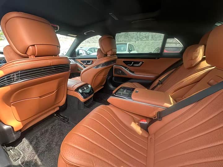 Photo 8 - Mercedes-Benz S-Class