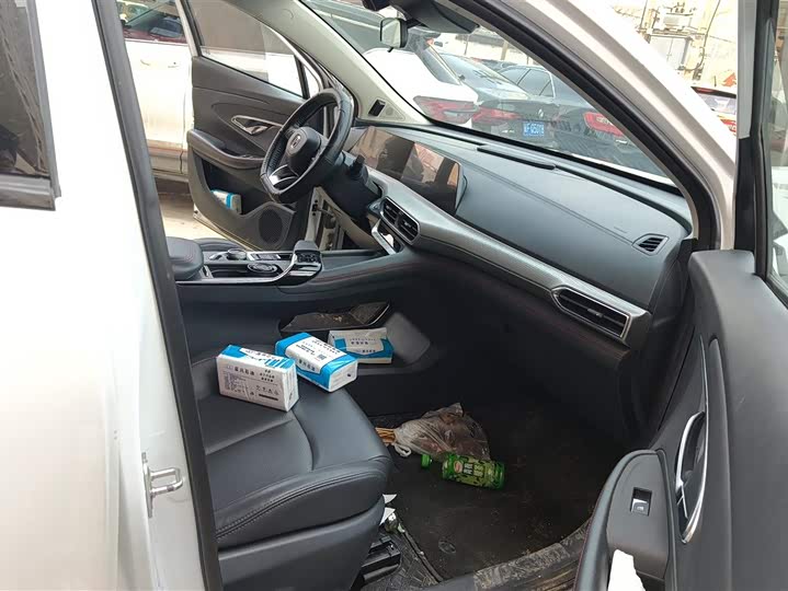 Фото 8 - Changan UNI-T