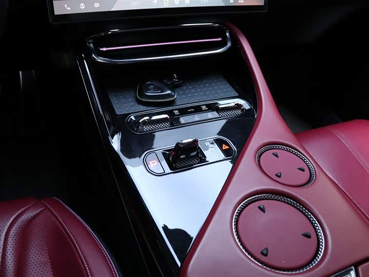 Фото 9 - Lotus Eletre