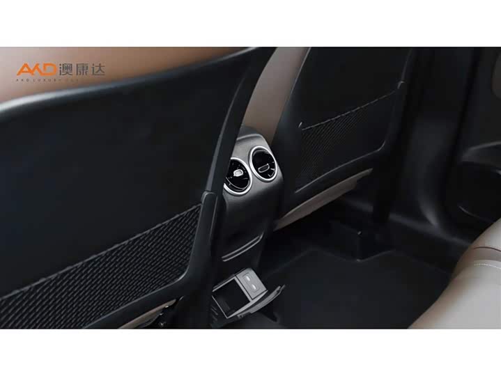 Фото 9 - Mercedes-Benz GLB-Class