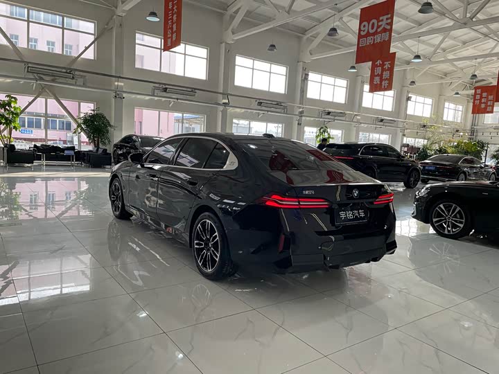 Фото 4 - BMW 5 Series