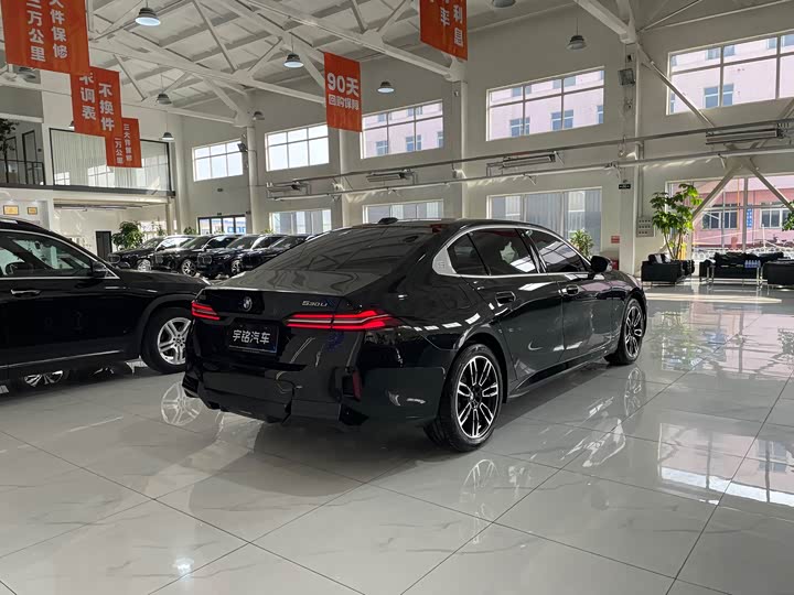 Фото 6 - BMW 5 Series