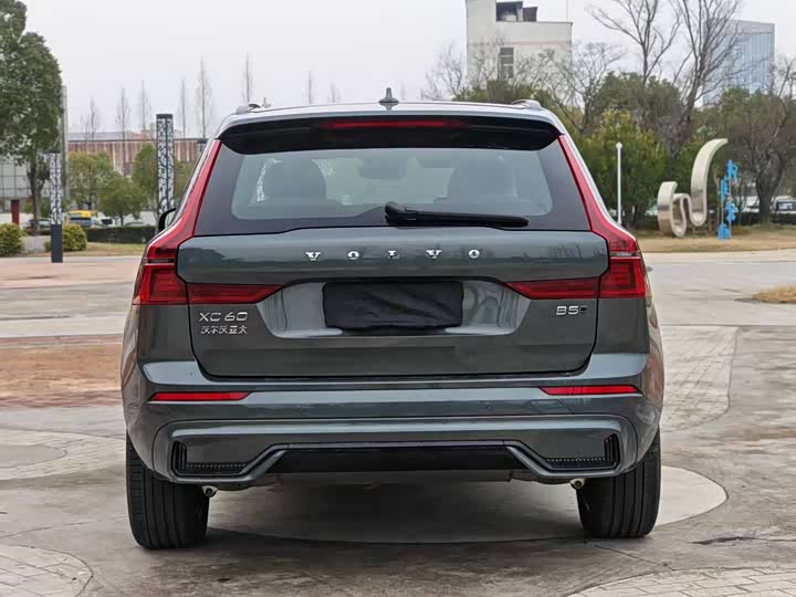 Фото 8 - Volvo XC60