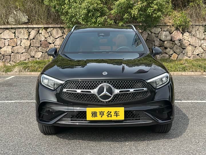 Photo 2 - Mercedes-Benz GLC-Class