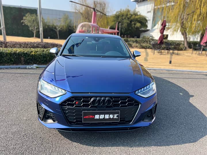 Фото 2 - Audi S4