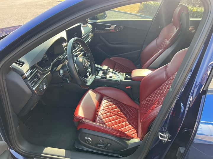 Фото 9 - Audi S4