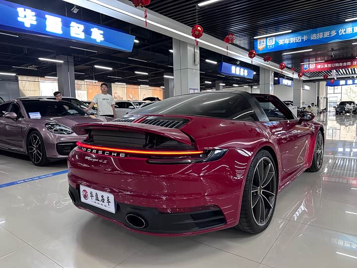 Фото 8 - Porsche 911