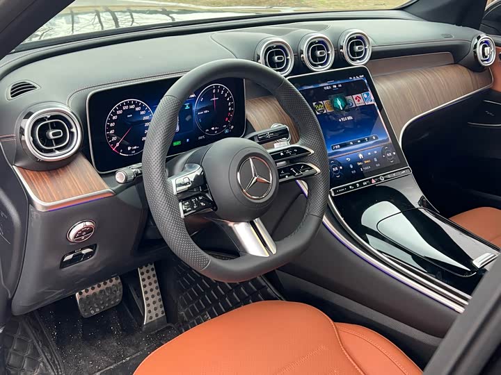 Photo 6 - Mercedes-Benz GLC-Class Hybrid