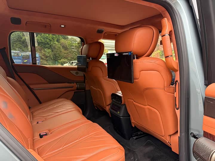 Фото 8 - BYD Yangwang U8