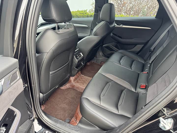 Photo 9 - Geely Preface