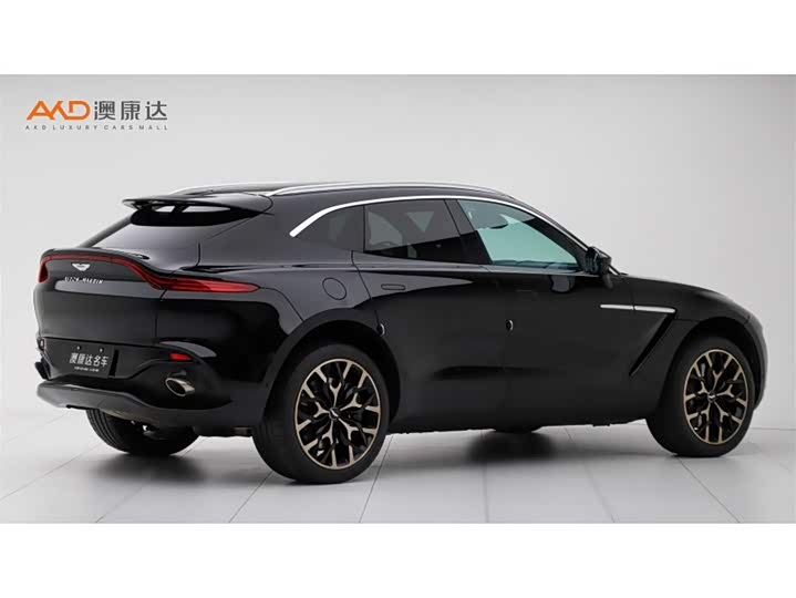 Photo 3 - Aston Martin DBX