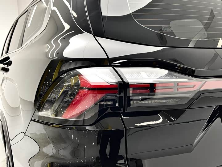 Фото 7 - Geely Okavango L