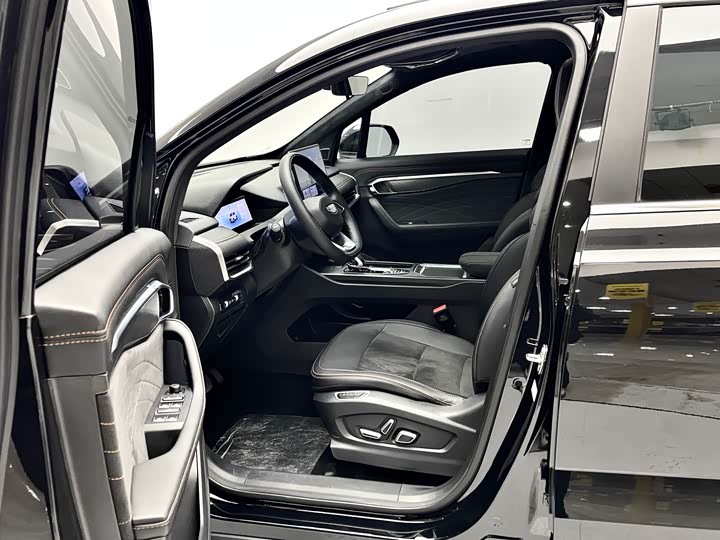 Фото 9 - Geely Okavango L