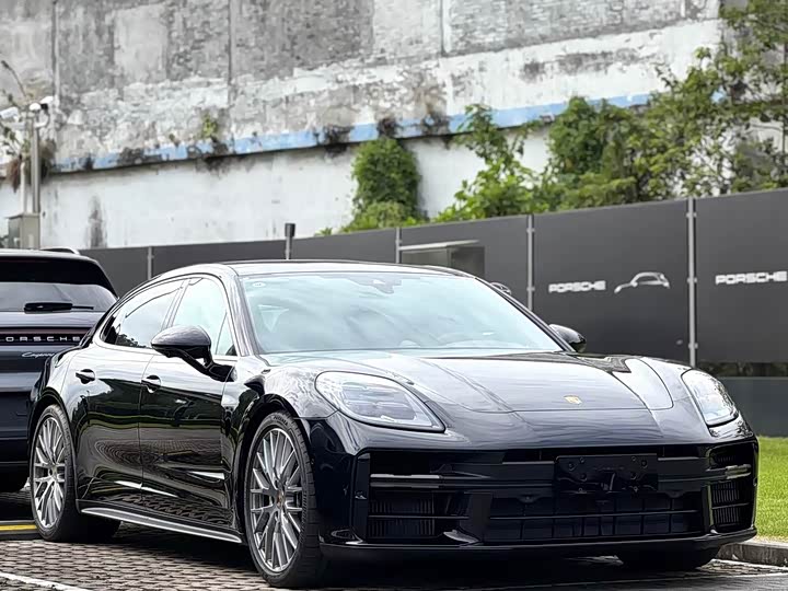 Фото 3 - Porsche Panamera