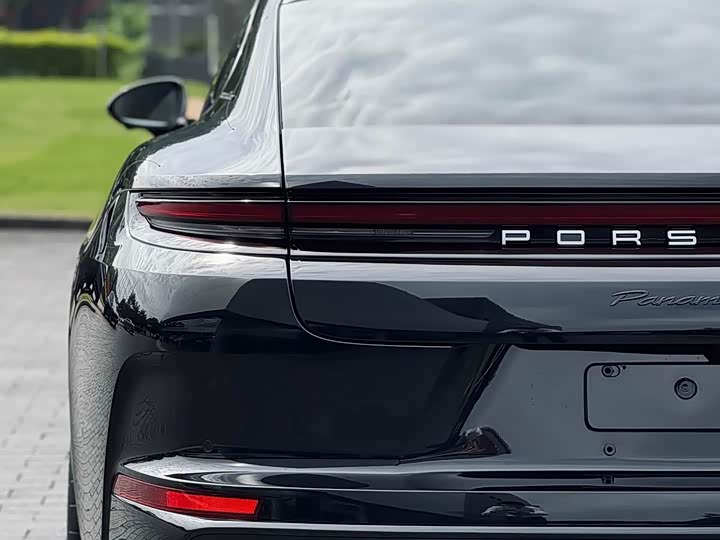 Фото 5 - Porsche Panamera