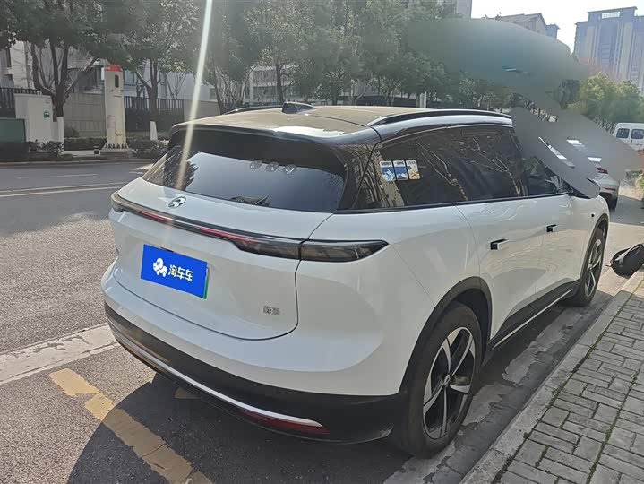 Фото 3 - Nio ES6