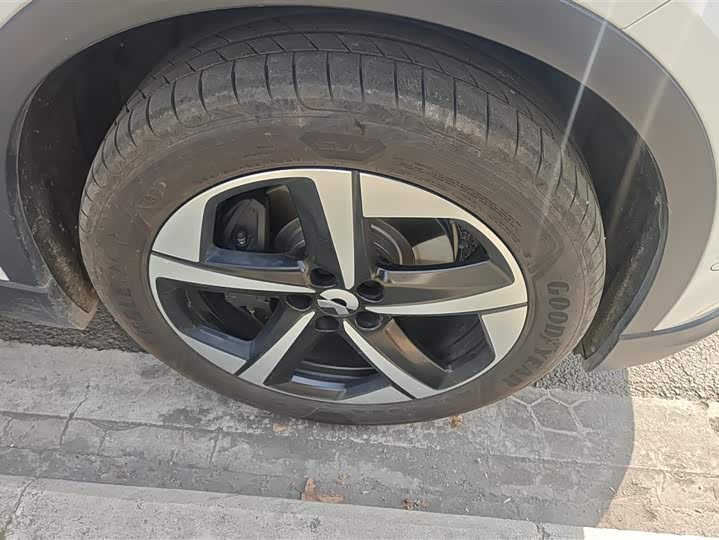 Фото 6 - Nio ES6