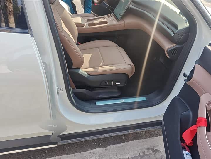 Фото 8 - Nio ES6