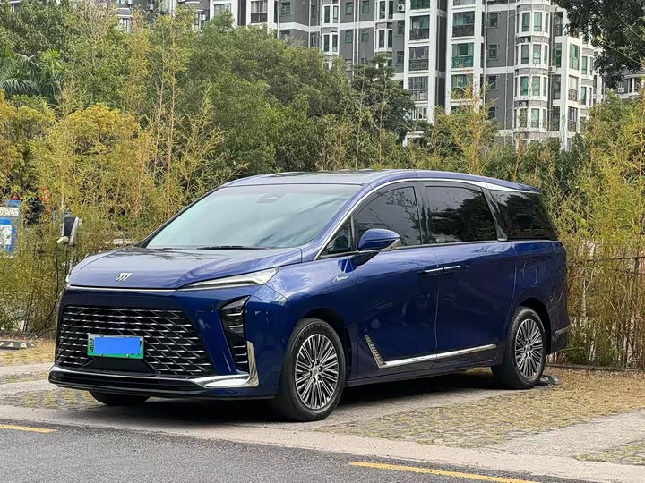 Фото 1 - Buick GL8 Hybrid