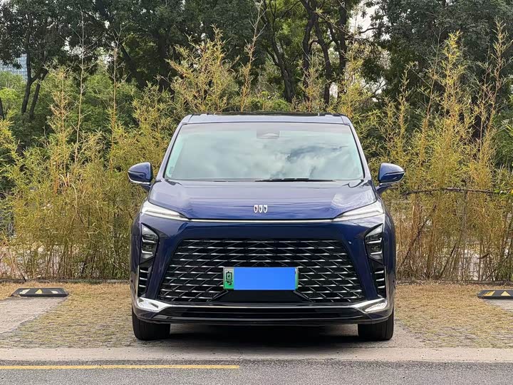 Фото 2 - Buick GL8 Hybrid