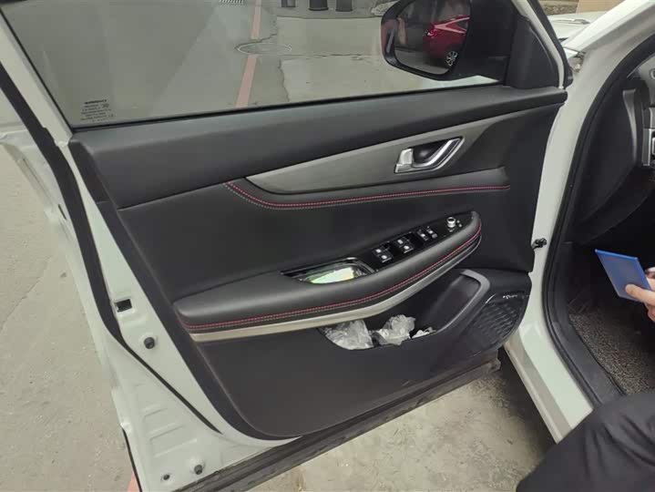 Фото 7 - Changan CS75