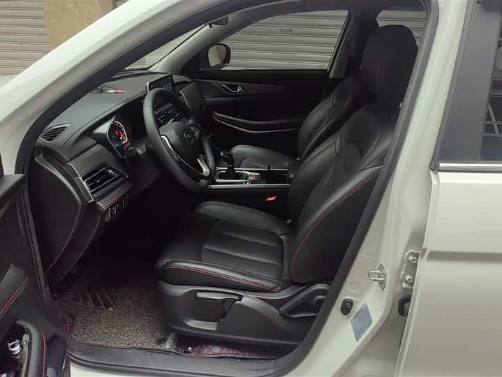 Фото 9 - Changan CS75