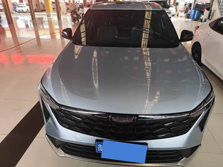 Фото 2 - Geely Atlas