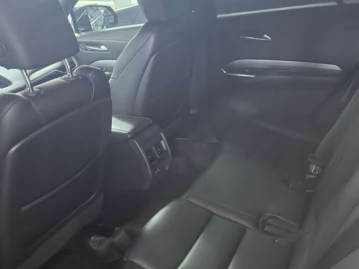 Фото 5 - Cadillac XT4