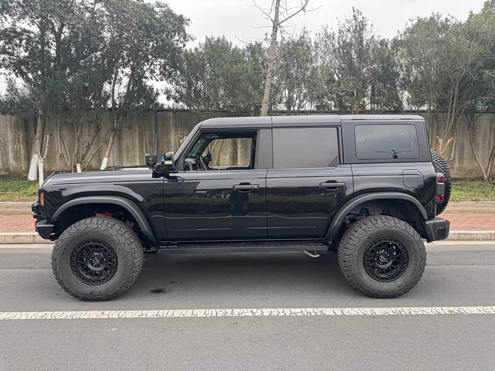 Фото 3 - Ford Bronco