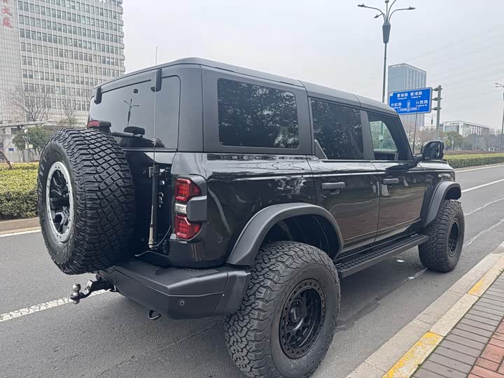 Фото 5 - Ford Bronco