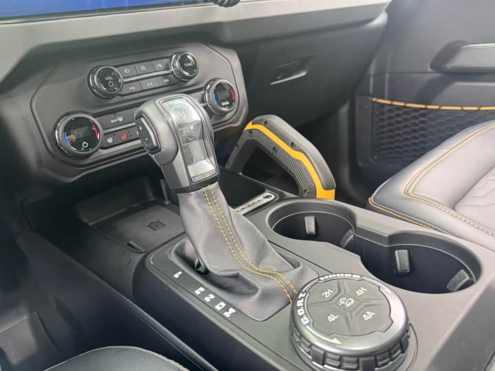 Фото 9 - Ford Bronco