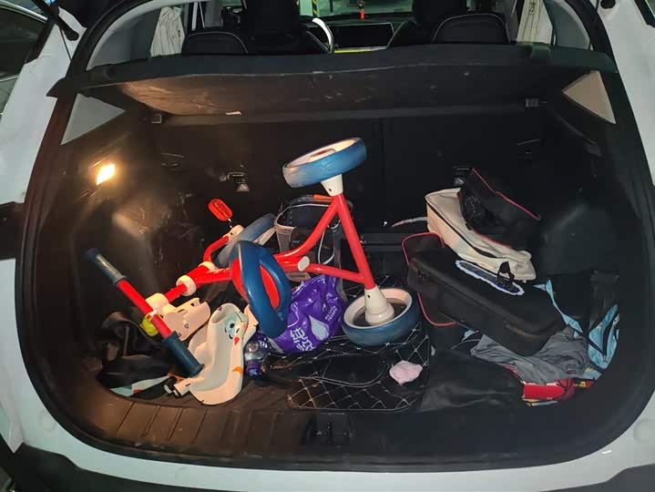 Фото 4 - Geely Coolray