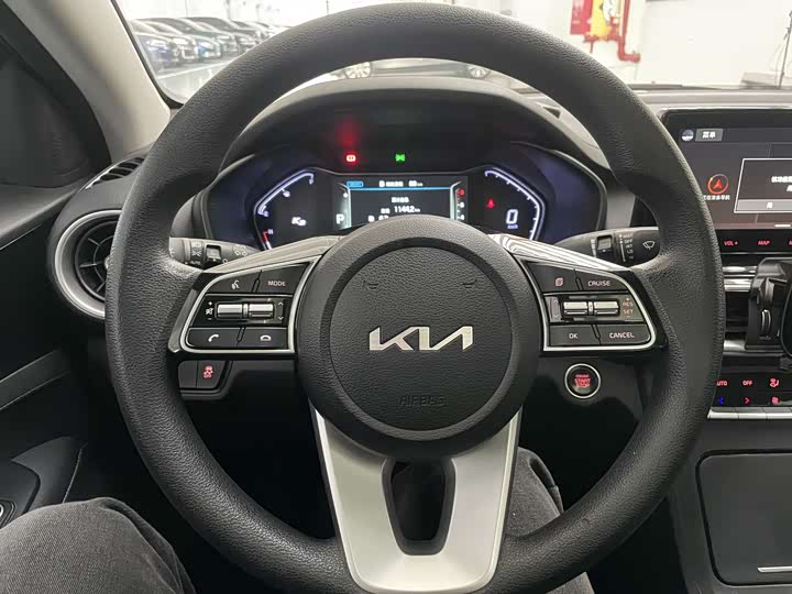 Photo 7 - Kia K3