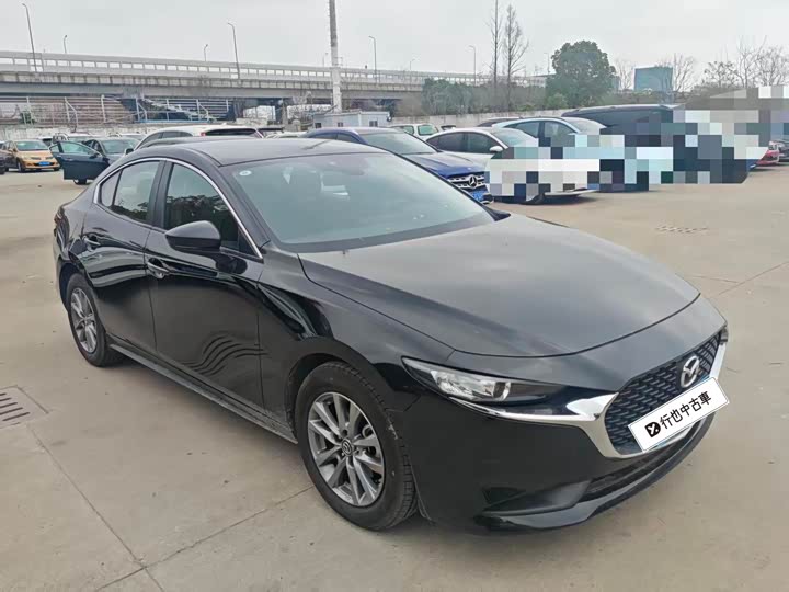 Photo 2 - Mazda 3 (Axela)