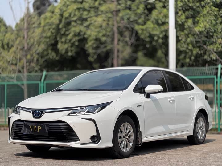 Фото 1 - Toyota Corolla