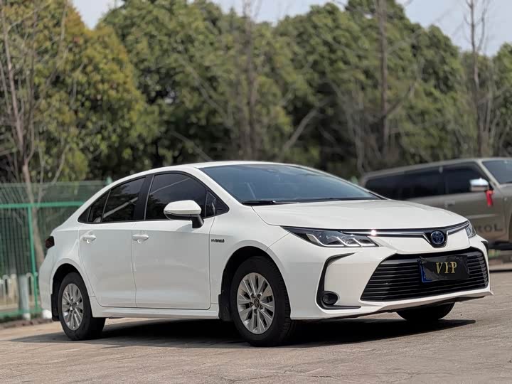 Фото 3 - Toyota Corolla