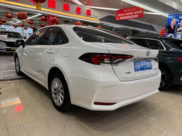 Фото 4 - Toyota Corolla