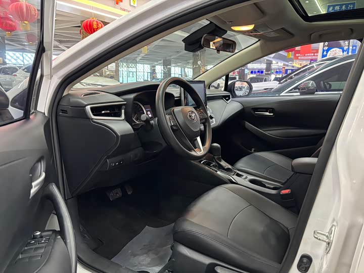 Фото 7 - Toyota Corolla